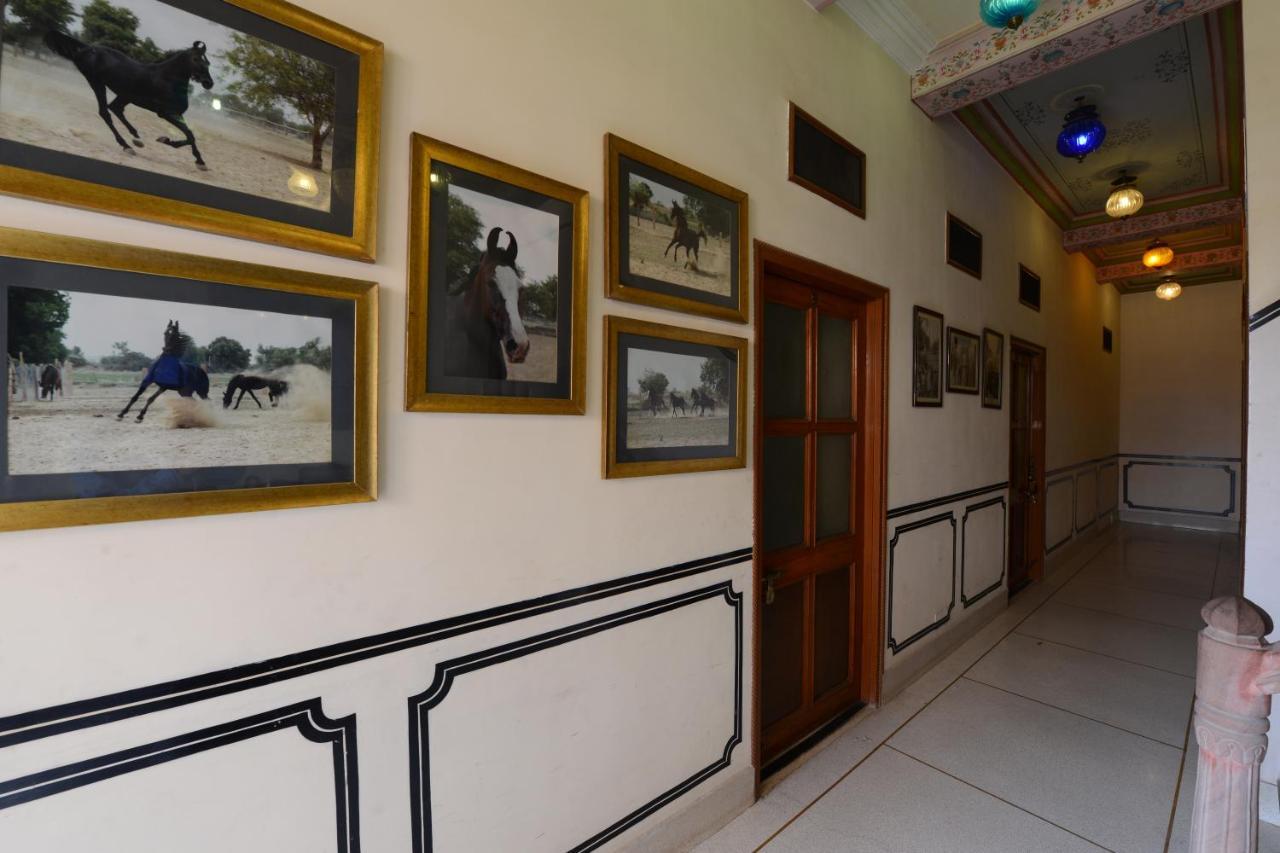 โรงแรมหารสาร์ ฮาเวลี ไบคาเนอร์ ภายนอก รูปภาพ